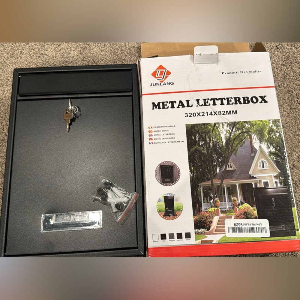 Junlang Black Metal Letterbox
